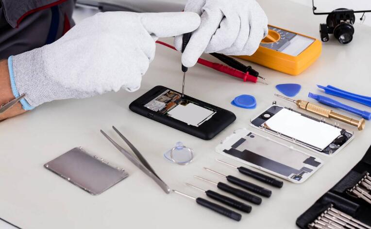 上古時(shí)代的iPhone有救了！蘋果要試行新的維修計(jì)劃