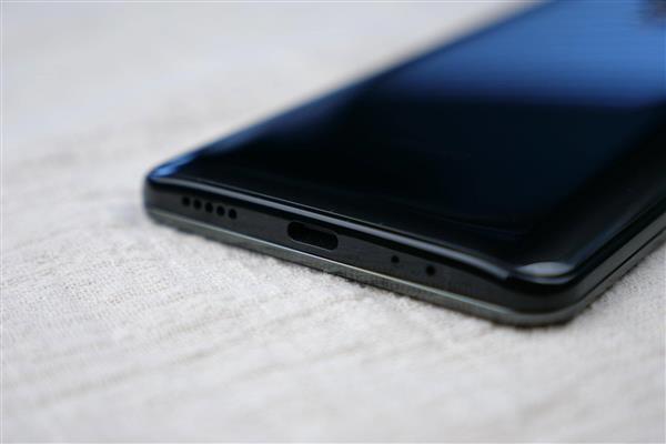 聯(lián)想Z5 Pro體驗:滑屏體驗贊、外放音質(zhì)成亮點