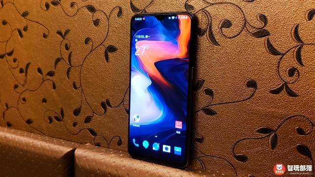 一加6T電光紫配色圖賞：順滑后蓋真爽，這款紫看上去更酷炫！