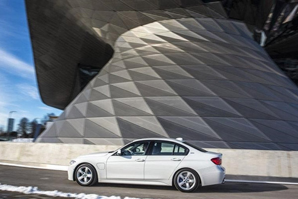 寶馬3系插電混動版