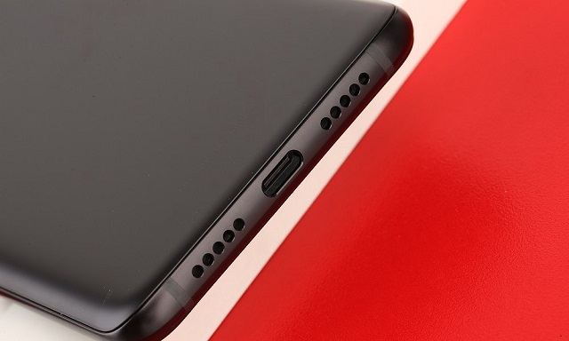 一加6T和OPPO R17哪個好?一加6T和OPPO R17區(qū)別對比