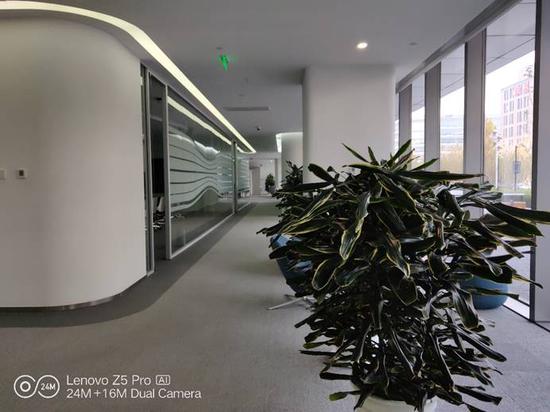 聯(lián)想Z5 Pro評測: 驍龍710加持下的滑蓋全面屏