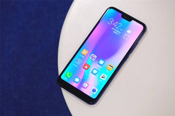 榮耀10青春版發布：主打高顏值和AI自拍 售價1399元起