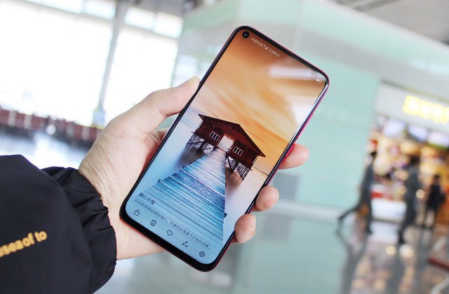 屏下指紋領銜 2018智能手機十大技術創新盤點