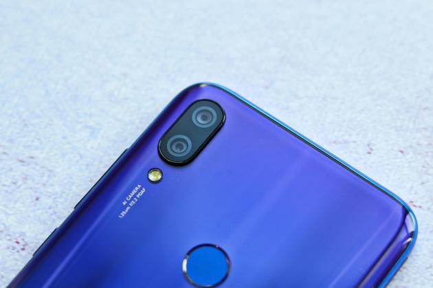 自帶流量的千元機 小米Play體驗評測 