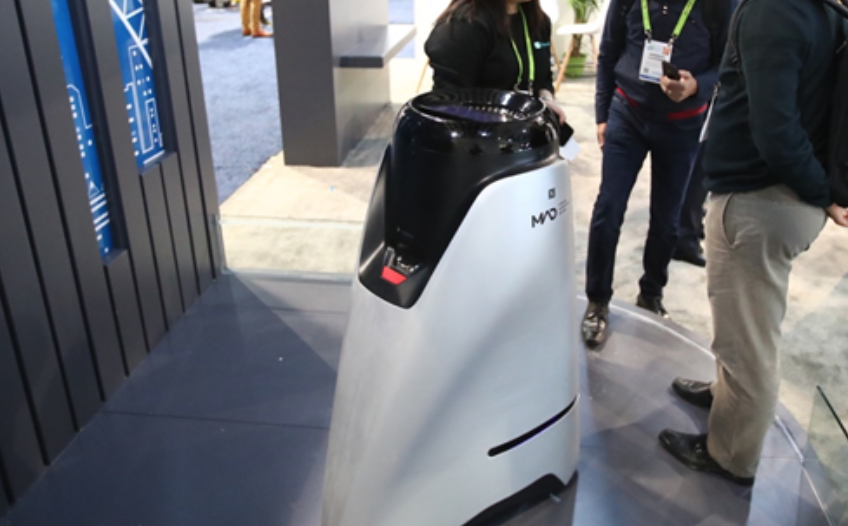 美團亮相2019 CES展示無人配送技術：自主上下電梯送餐的機器人