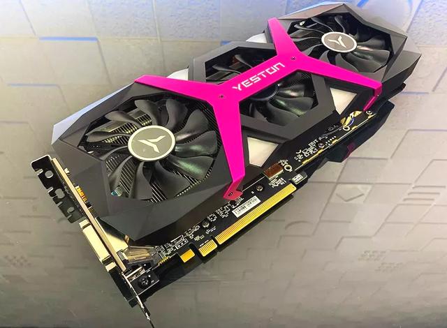 最騷顯卡盈通RX590女裝大佬：桃花十里,不如眼前騷氣