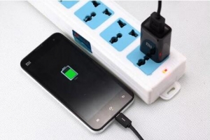 最傷手機的9種充電方式 90%人都不知道！你中了幾條？