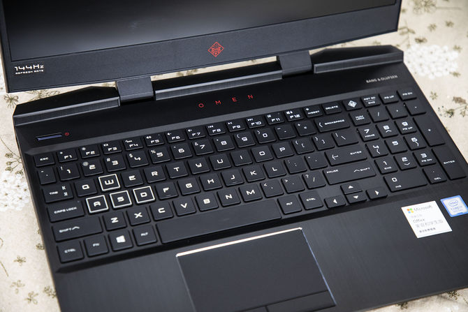 惠普暗影精靈4 Pro游戲本評測：RTX20系顯卡性能炸裂