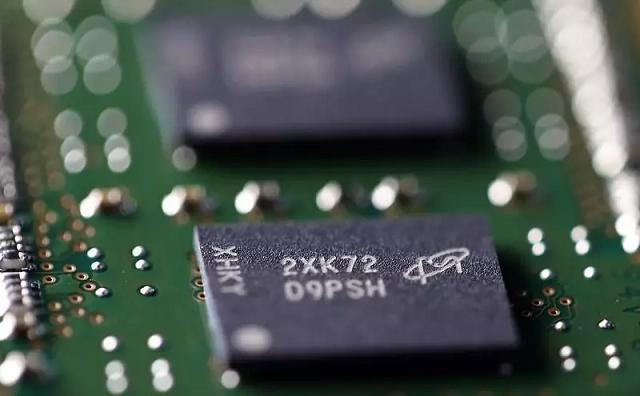 閃存芯片價格暴跌30％ 買電腦內存的建議再等等